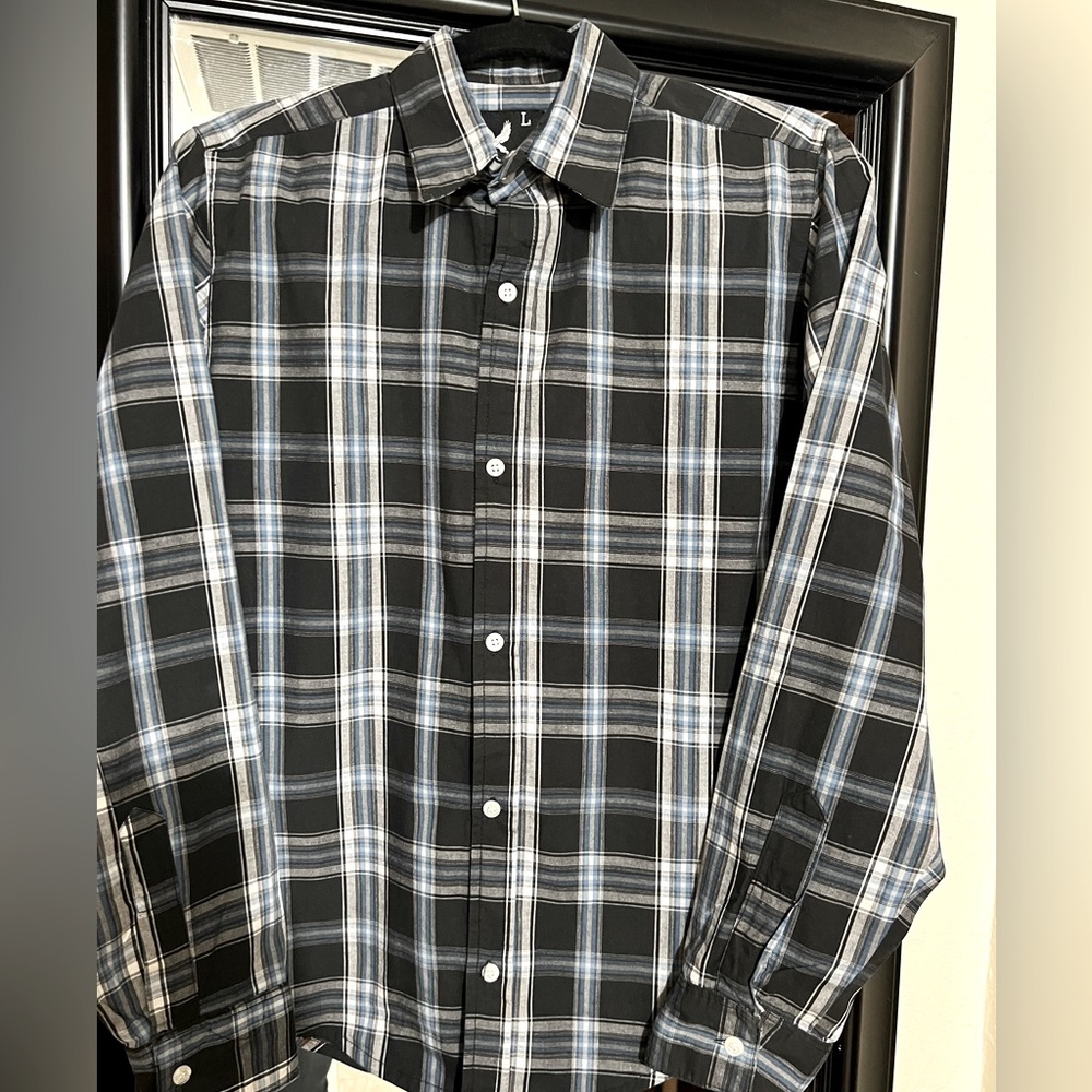3agles Outfiferrs - Size Large long sleeve